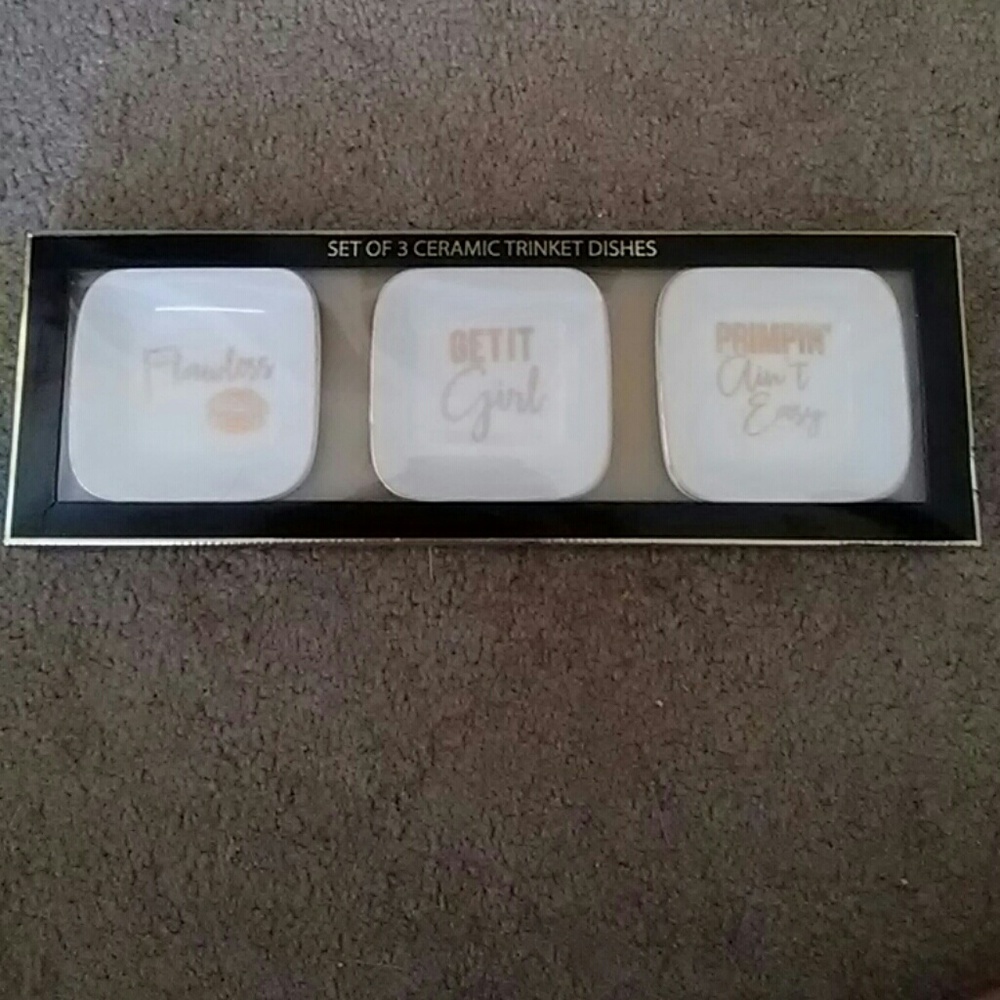 Brand New Set of 3 Ceramic Trinket Dishes